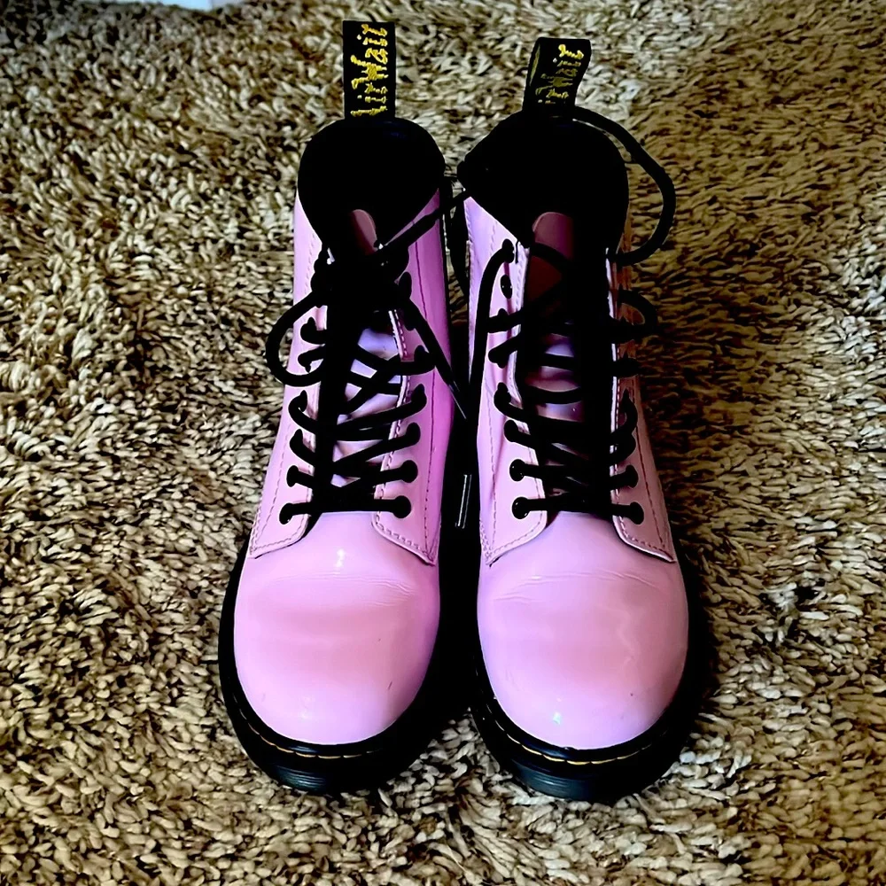 Like new, BABY PINK doc martins girls/kids size US 1